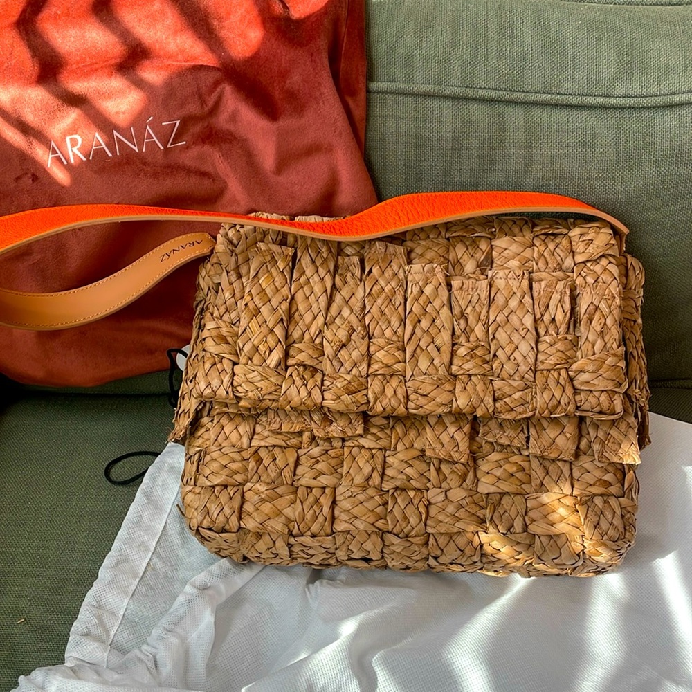 NWT | Chic Aranáz Straw Bag with Removable Orange Strap